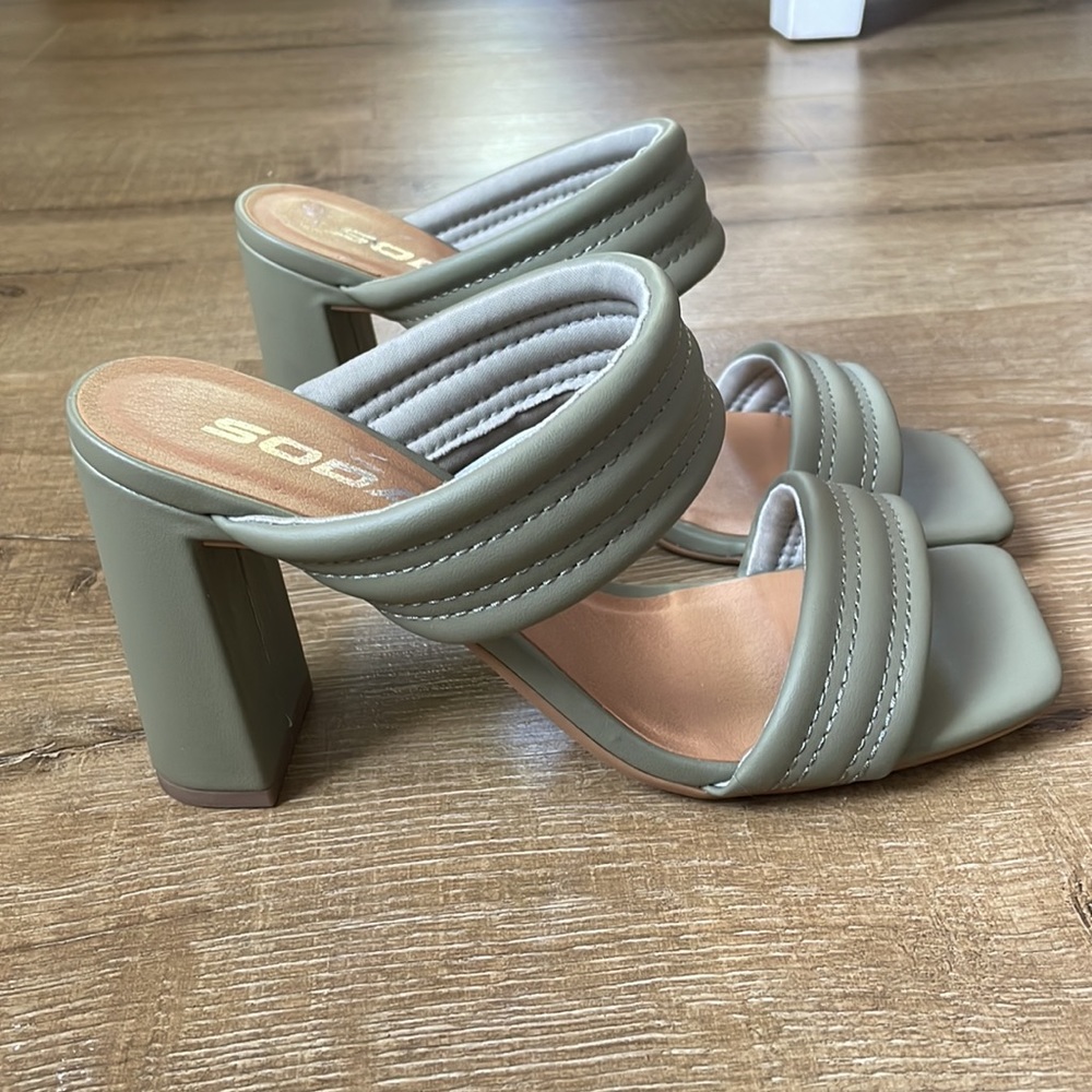 Sage green sandal mules - Kicker